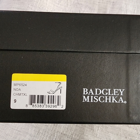 Badgley Mischka Collection Noa Ankle Strap Sandal (Women) Size 9 - Picture 2 of 7